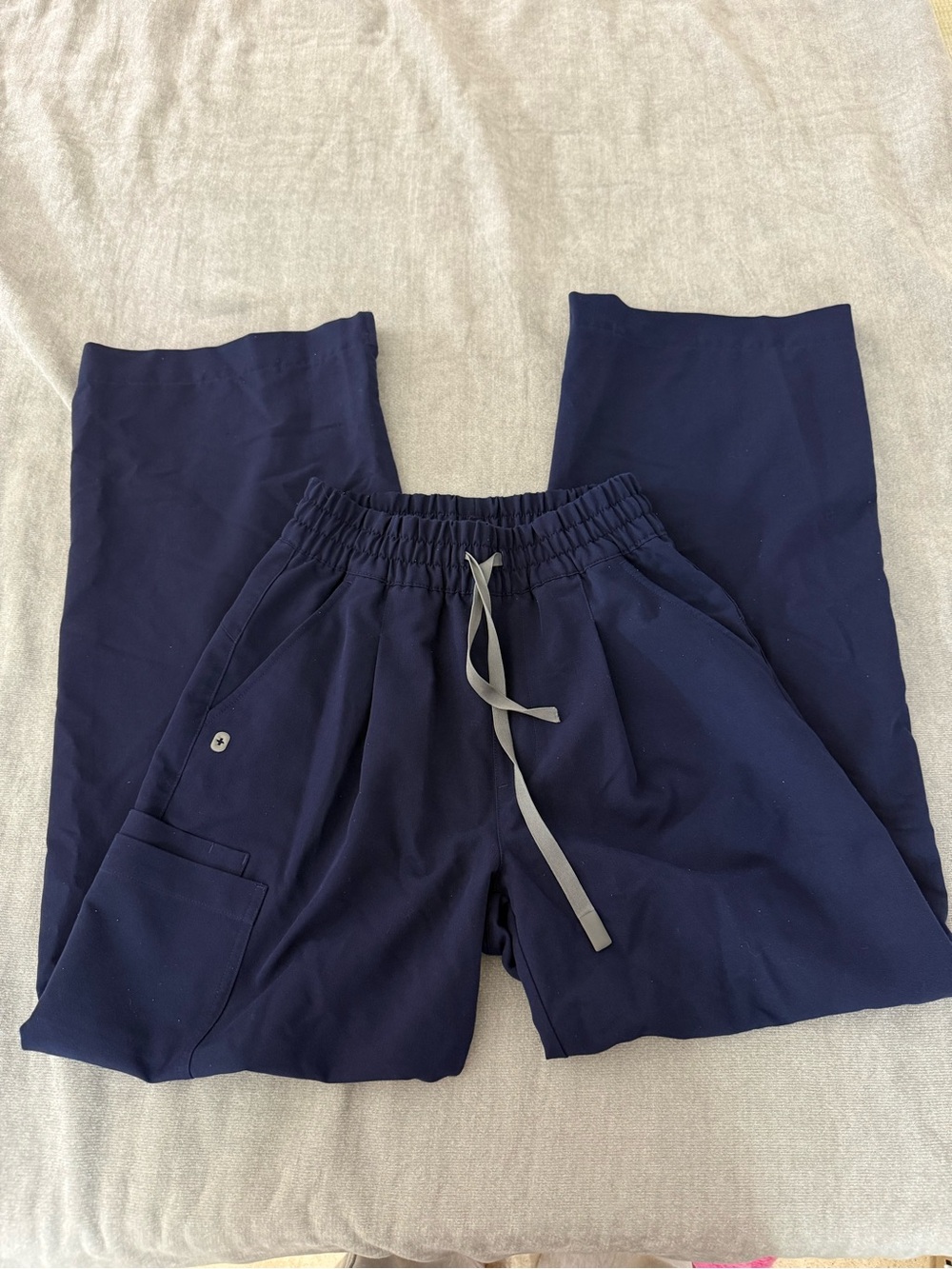 Figs navy ultra rise wide leg Shelby scrub pants XS medical scrub pants